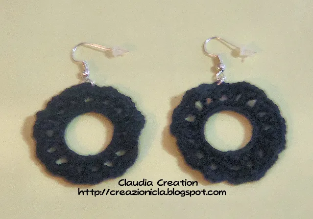 Orecchini cerchi neri