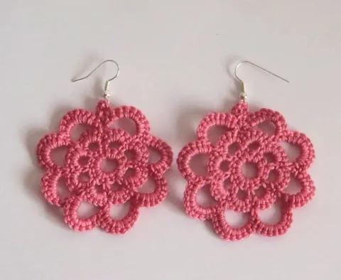 Orecchini all'uncinetto